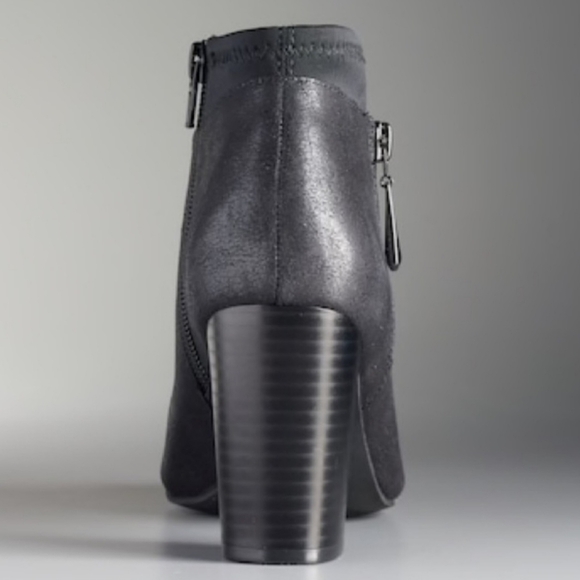SIMPLY VERA WANG BOOTIES - Picture 2 of 4